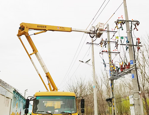 2025年3月27日，王崗線武王支線76號桿帶電接支線引線。